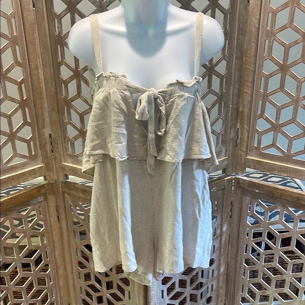 The Impeccable Pig Olivaceous Rayon/Linen Blend Romper size M